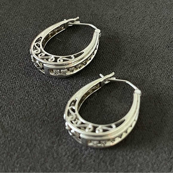 Elegant Sterling Silver 1/4 cttw Natural Diamond Hoop Earrings - Picture 4 of 9